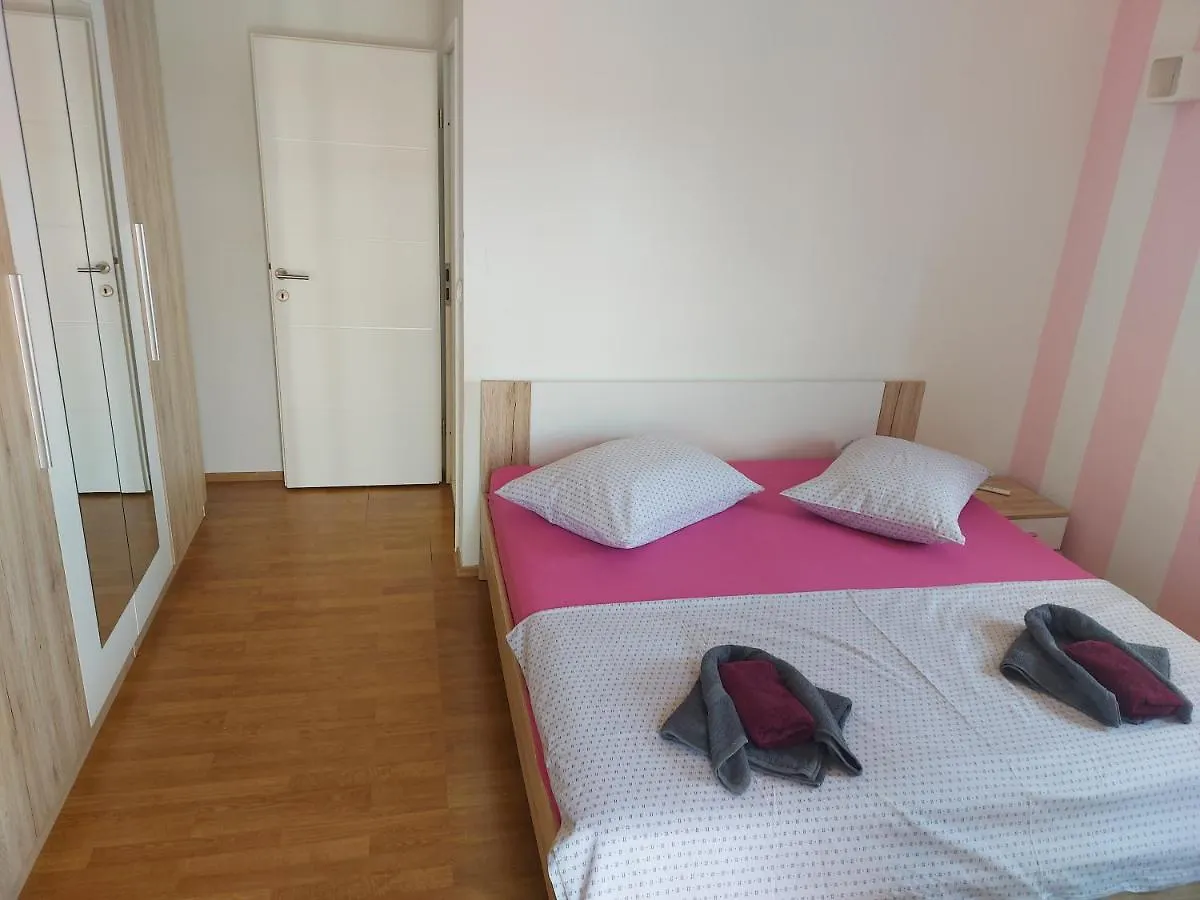 Great View Comfortable Apartment Whit Free Parking Split