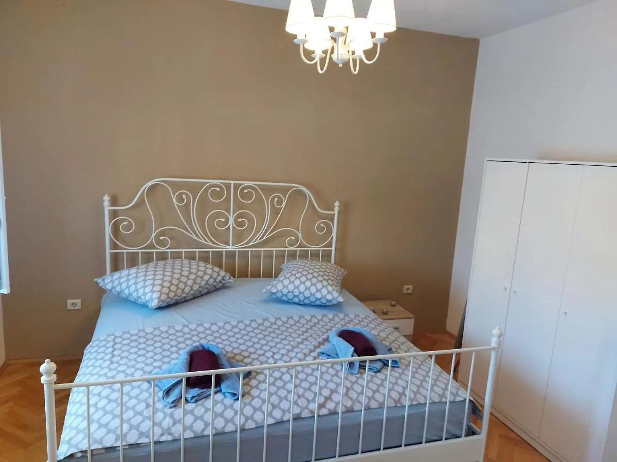 Great View Comfortable Apartment Whit Free Parking Croatia